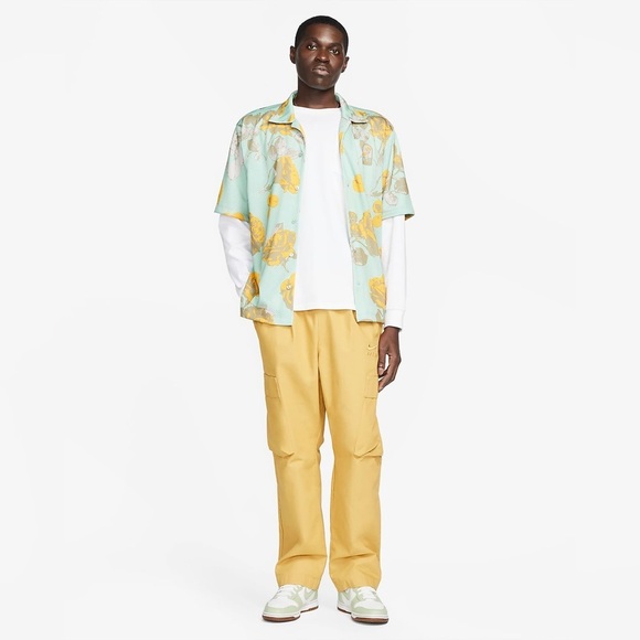 1 Nike button down mesh floral top - Picture 6 of 6